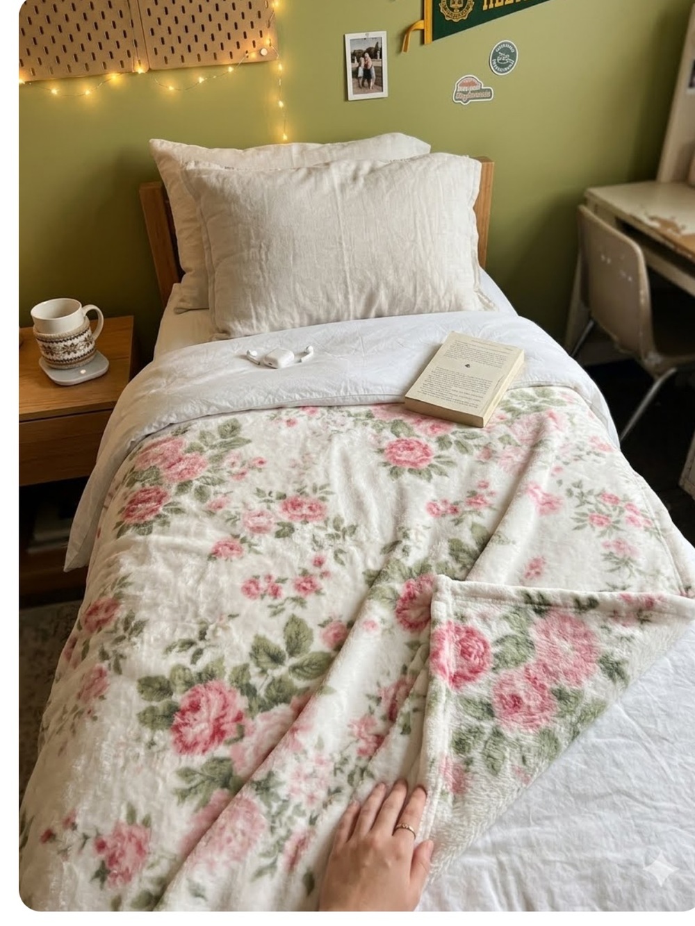 NWT FARMHOUSE RACHEL ASHWELL SHABBY CHIC FLORAL ROSE GARDEN  Plush THROW
